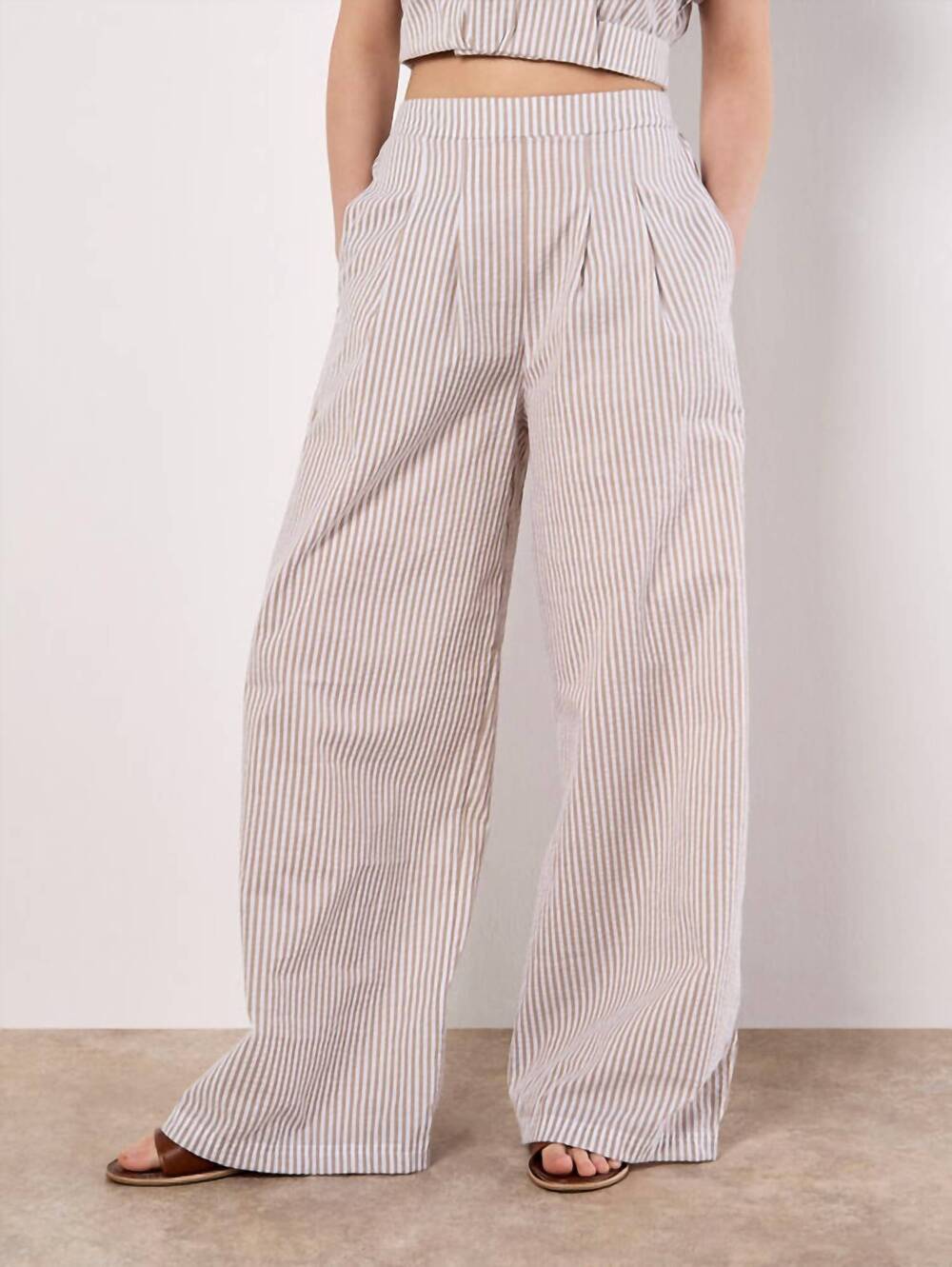 NEW APRICOT seersucker pleat trouser in stone